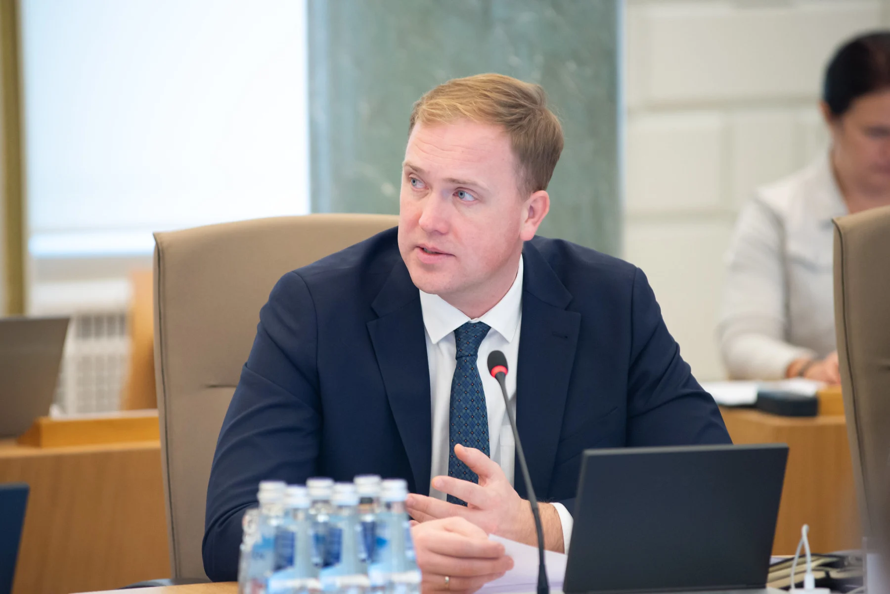 Latvijas ekonomikas ministrs Viktors Valainis, kurš atzinīgi novērtēja Rīgas Privātās Mūzikas Skolas atvēršanu Rīgā